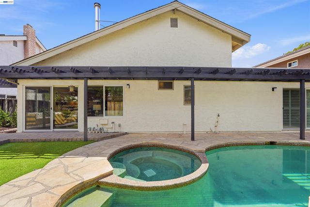 7629 Elderwood Court, Cupertino, CA 95014