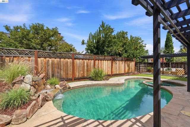 7629 Elderwood Court, Cupertino, CA 95014