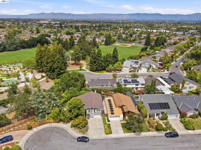 7629 Elderwood Court, Cupertino, CA 95014
