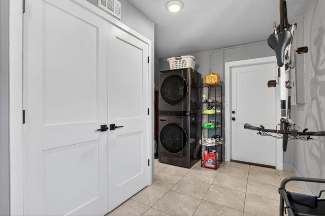 1530 W River Drive, Margate, FL 33063