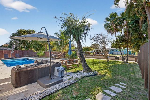 1530 W River Drive, Margate, FL 33063