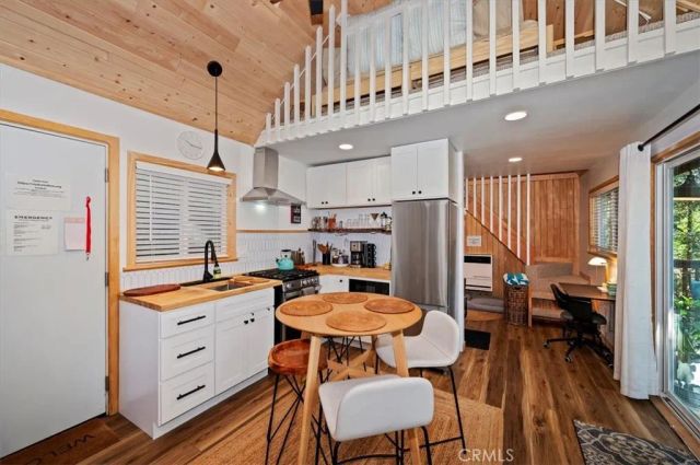 669 Knoll, Crestline, CA 92325