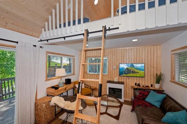 669 Knoll, Crestline, CA 92325
