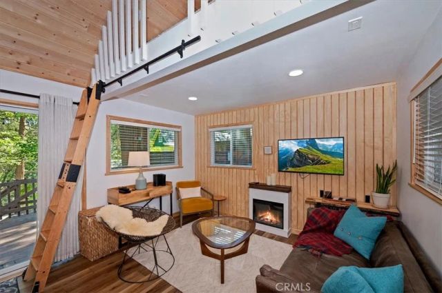 669 Knoll, Crestline, CA 92325