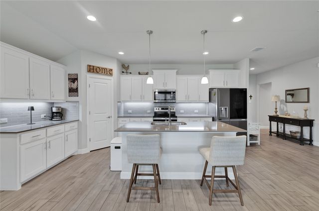 321 Valentine Court, Burleson, TX 76028