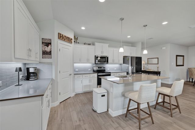 321 Valentine Court, Burleson, TX 76028