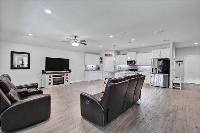 321 Valentine Court, Burleson, TX 76028