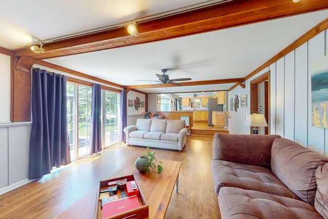 315 E Reseda Parkway, Palatine, IL 60067