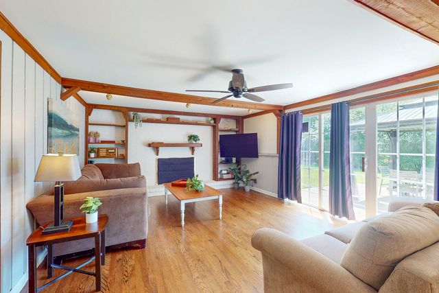 315 E Reseda Parkway, Palatine, IL 60067