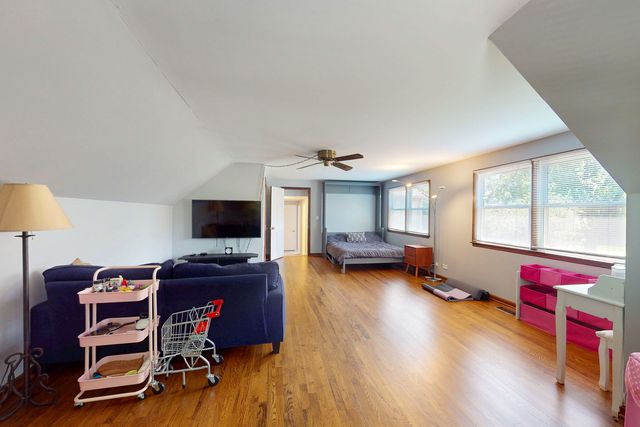 315 E Reseda Parkway, Palatine, IL 60067