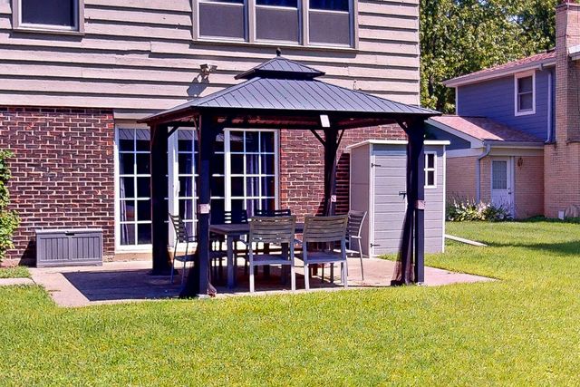 315 E Reseda Parkway, Palatine, IL 60067