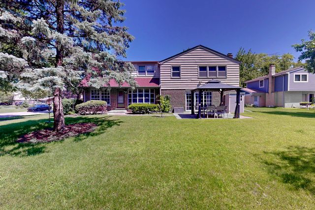 315 E Reseda Parkway, Palatine, IL 60067