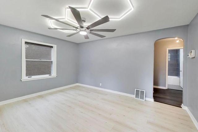 14315 S WABASH Avenue, Riverdale, IL 60827