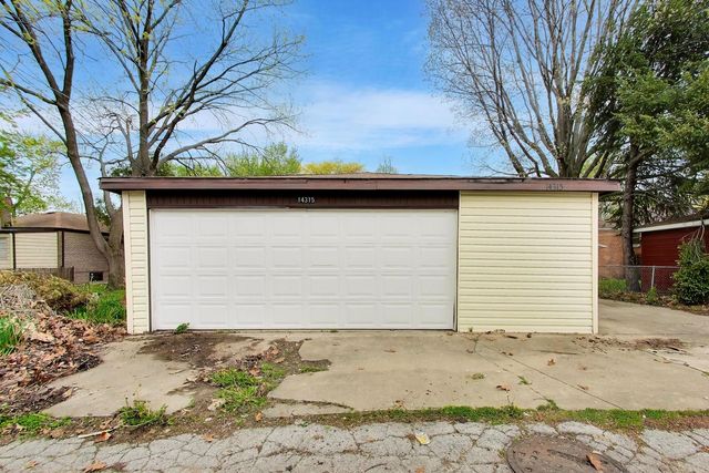 14315 S WABASH Avenue, Riverdale, IL 60827