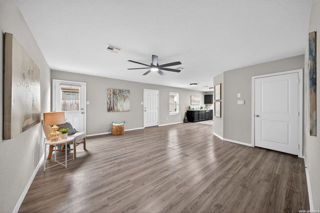 9811 Marbach Hill, San Antonio, TX 78245