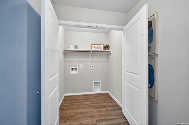 9811 Marbach Hill, San Antonio, TX 78245