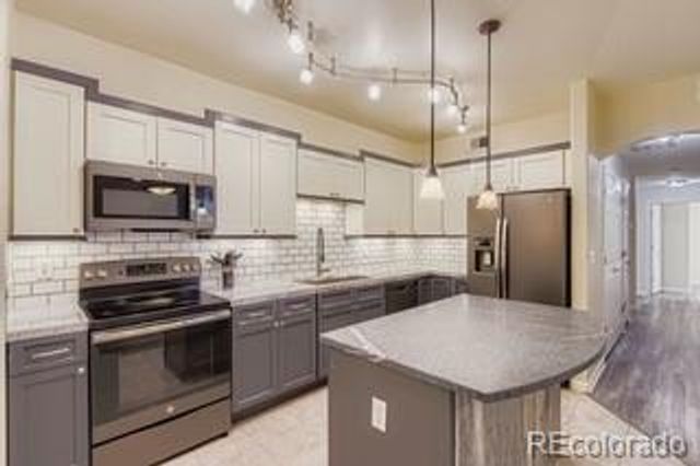 9836 W Freiburg Drive B, Littleton, CO 80127