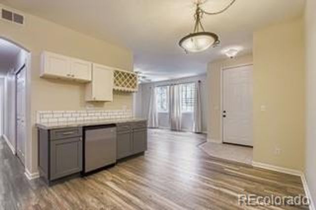 9836 W Freiburg Drive B, Littleton, CO 80127