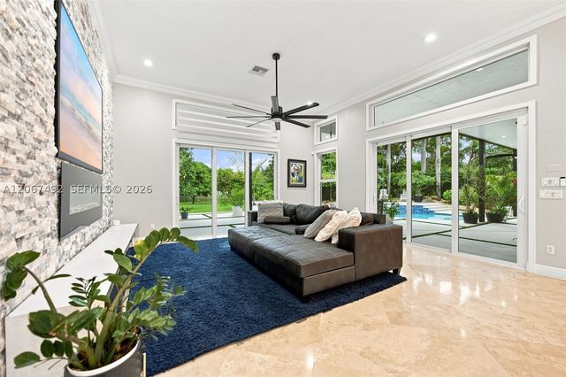 3829 Gulfstream Way, Davie, FL 33328
