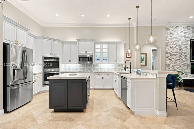 3829 Gulfstream Way, Davie, FL 33328