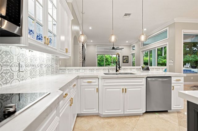 3829 Gulfstream Way, Davie, FL 33328