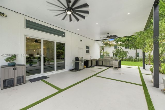 3829 Gulfstream Way, Davie, FL 33328