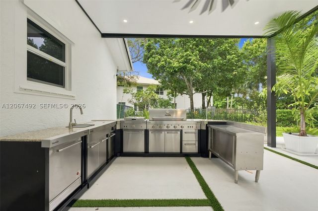 3829 Gulfstream Way, Davie, FL 33328