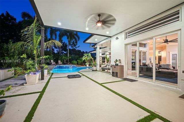 3829 Gulfstream Way, Davie, FL 33328
