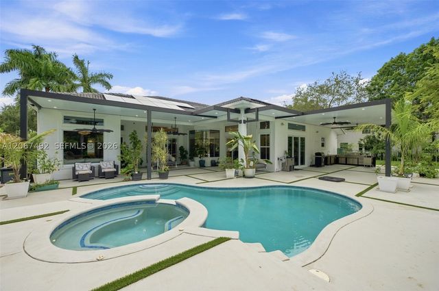3829 Gulfstream Way, Davie, FL 33328