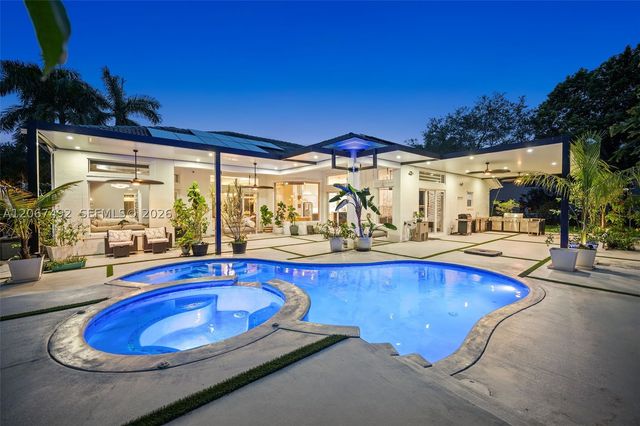 3829 Gulfstream Way, Davie, FL 33328