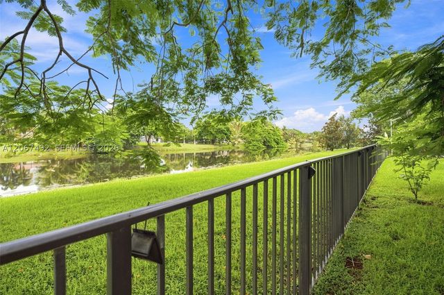 3829 Gulfstream Way, Davie, FL 33328