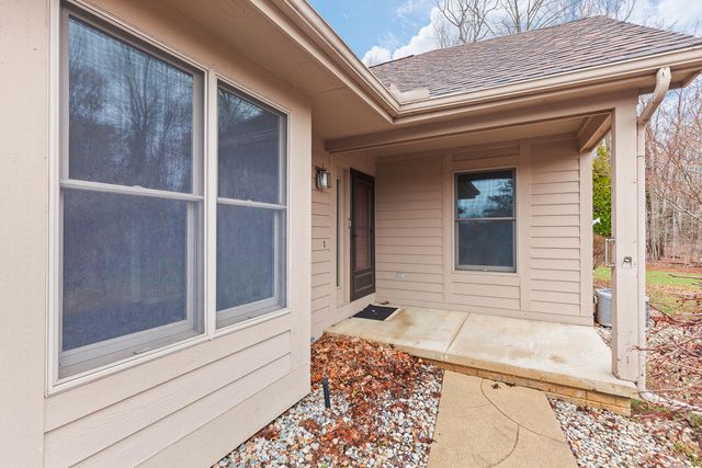 500 Richlyn Drive, Adrian, MI 49221