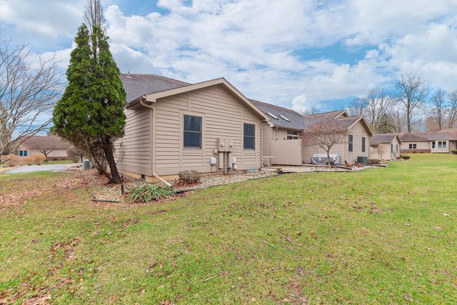 500 Richlyn Drive, Adrian, MI 49221