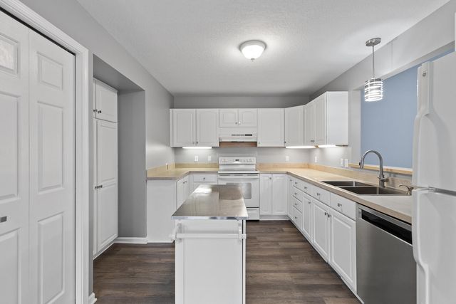 500 Richlyn Drive, Adrian, MI 49221