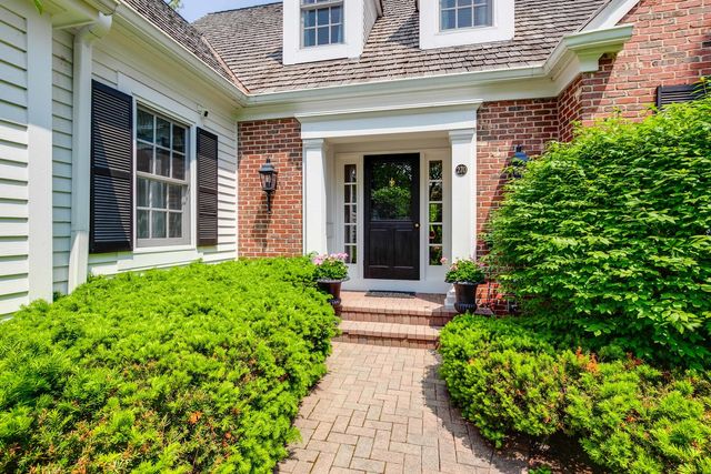 270 S South Shore Lane, Lake Forest, IL 60045