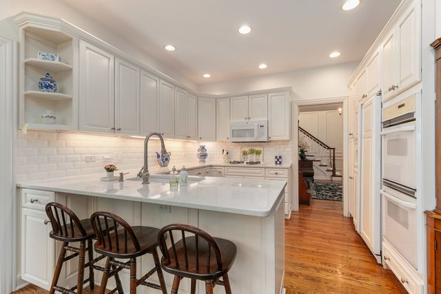 270 S South Shore Lane, Lake Forest, IL 60045