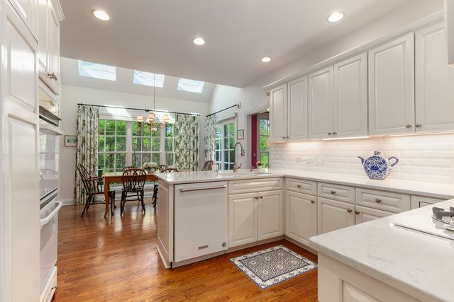 270 S South Shore Lane, Lake Forest, IL 60045