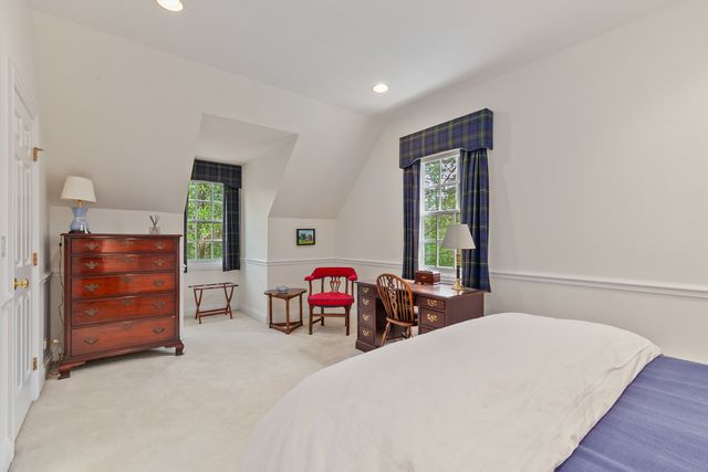 270 S South Shore Lane, Lake Forest, IL 60045