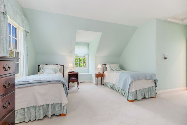 270 S South Shore Lane, Lake Forest, IL 60045