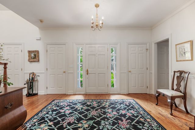 270 S South Shore Lane, Lake Forest, IL 60045