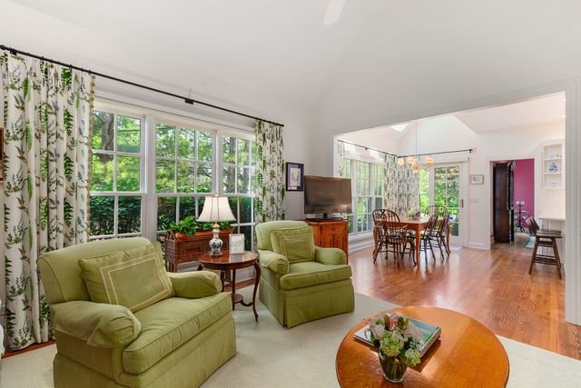 270 S South Shore Lane, Lake Forest, IL 60045