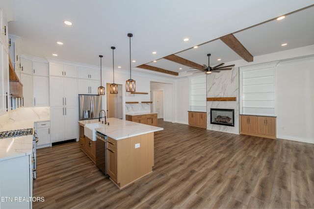 211 Chatuga Way, Loudon, TN 37774