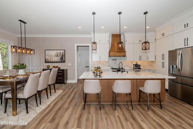 211 Chatuga Way, Loudon, TN 37774