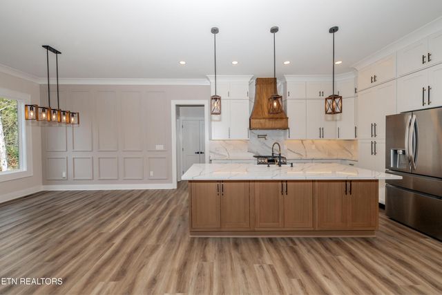 211 Chatuga Way, Loudon, TN 37774