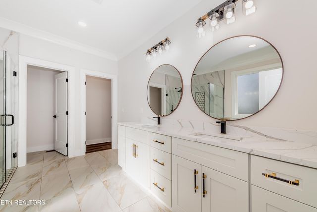 211 Chatuga Way, Loudon, TN 37774