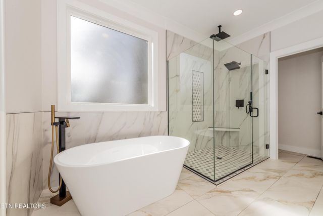 211 Chatuga Way, Loudon, TN 37774