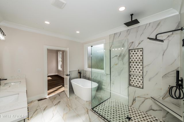 211 Chatuga Way, Loudon, TN 37774