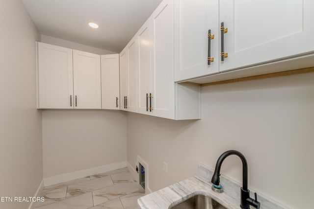 211 Chatuga Way, Loudon, TN 37774