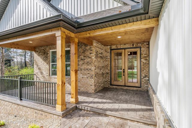 211 Chatuga Way, Loudon, TN 37774