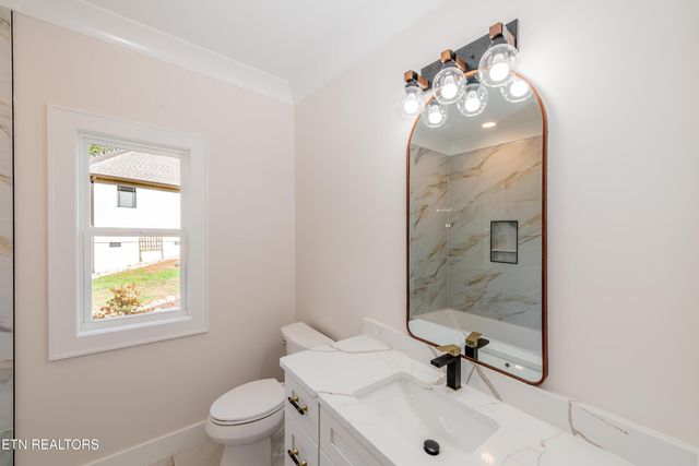 211 Chatuga Way, Loudon, TN 37774